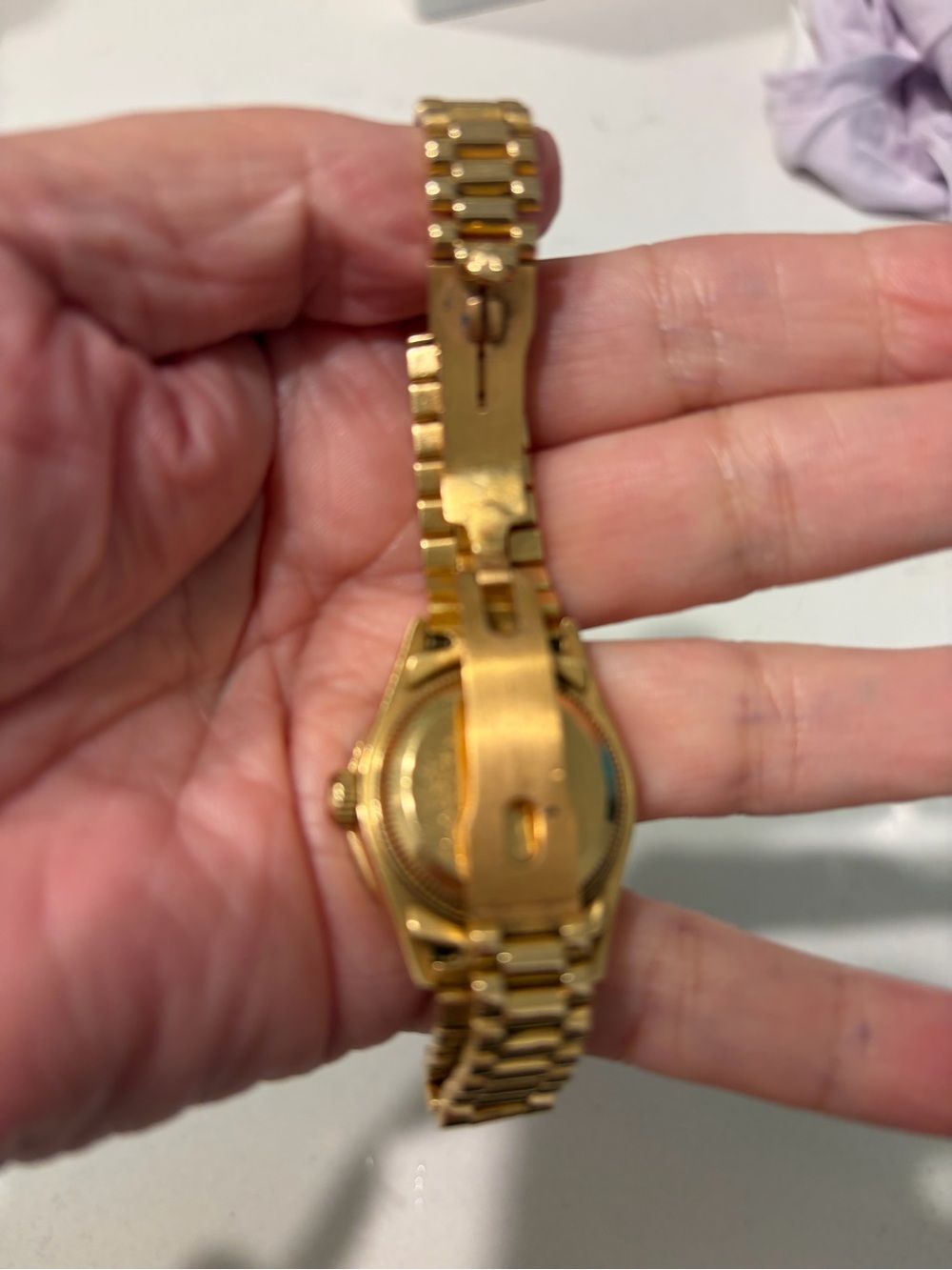 Vintage Rolex Gold Women's Datejust with White Dial and Diamond Bezel - Picture 3 of 6
